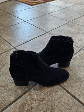 UGG Womens Black Suede Ankle Boots